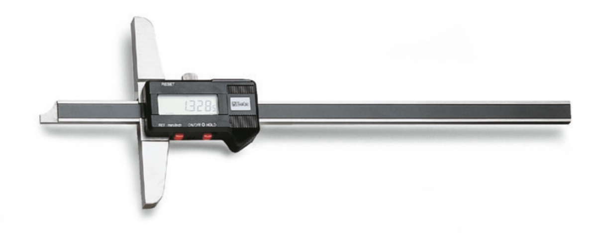 BETA 1657DGT/2 BETA 1657DGT/2 1657DGT/2 Digitális mélységmérő rozsdamentes acélból, fadobozban, pontosság: 0.01 mm